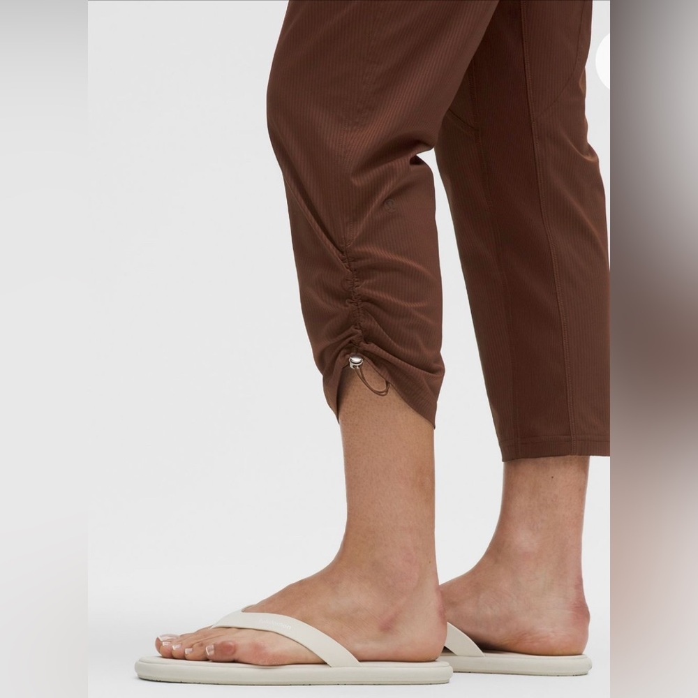 Lululemon Mid-rise Cropped Women's Olive Drawstring Pants - Picture 9 of 15